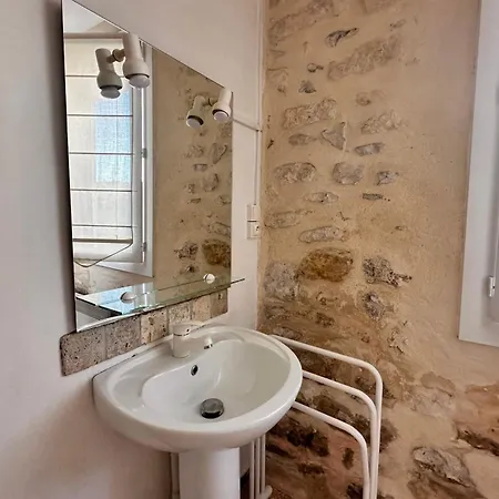Du Mas Apartment